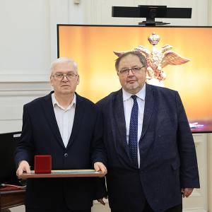 Михаил Бусев, член Правления «Ассоциации искусствоведов», удостоен медали «Достойному» РАХ.